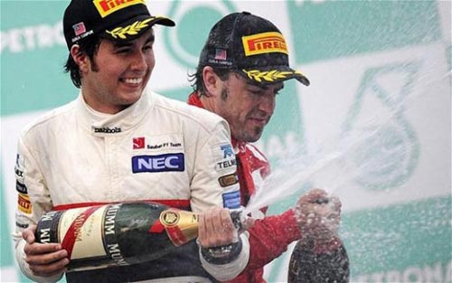 "Tân binh" của McLaren: Giành Pole và chiến thắng - 2