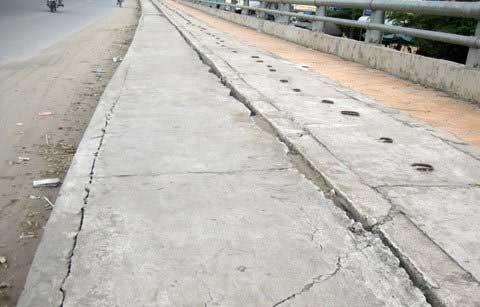 Sụt lún nguy hiểm trên cầu Cái Răng - 7