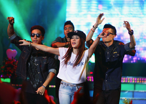 Mỹ Tâm tự tay làm thức ăn tặng fan - 13