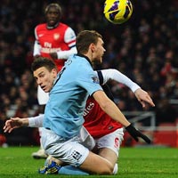 Bóng đá - Arsenal thua: Đắt đâu xắt ra miếng