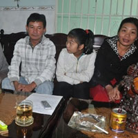 Tin tức trong ngày - Nữ sinh ra "tuyên ngôn": Cháu đã sai!