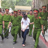 Pháp luật - Thiếu nữ 14 tuổi giết người lĩnh án