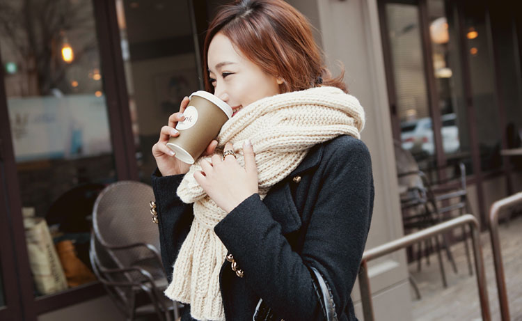 Chọn phụ kiện gì cho áo choàng đông? - 3