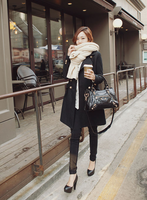 Chọn phụ kiện gì cho áo choàng đông? - 11