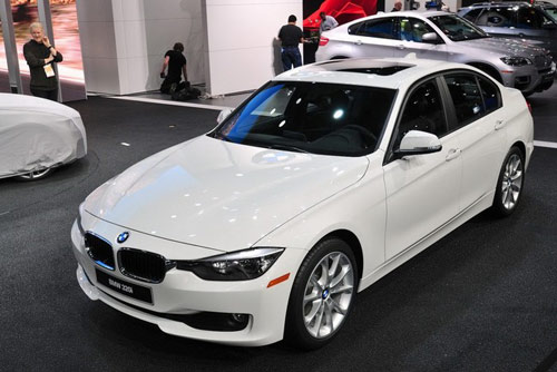 BMW 320i, nhẹ nhàng và khiêm tốn - 1
