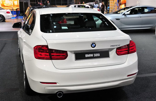 BMW 320i, nhẹ nhàng và khiêm tốn - 3