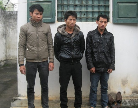 1 đêm, nhóm thanh niên cướp tiền 17 xe tải - 2