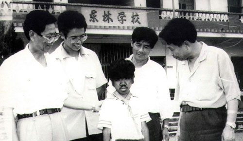 "Người đàn ông lông lá" đã lấy vợ trẻ - 5