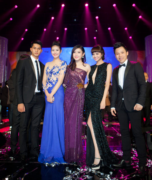 Dàn mẫu Việt "tỷ thí" với người đẹp Hàn - 4