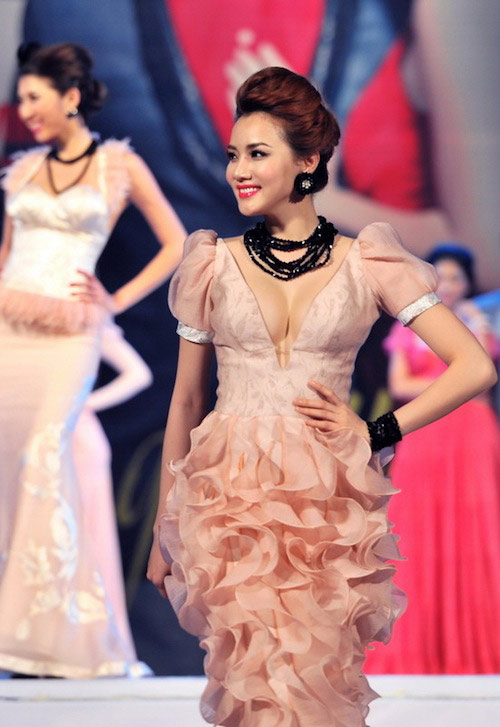 Mẫu Việt "bức tử" vòng 1 diễn catwalk - 6