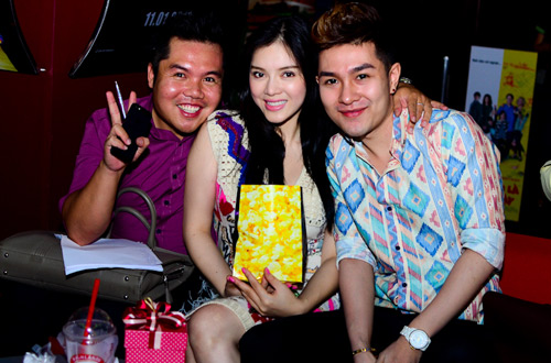 Lý Nhã Kỳ thuê rạp chiếu phim đãi fan - 10