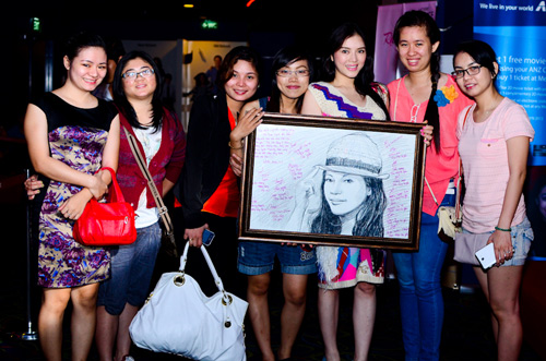 Lý Nhã Kỳ thuê rạp chiếu phim đãi fan - 6