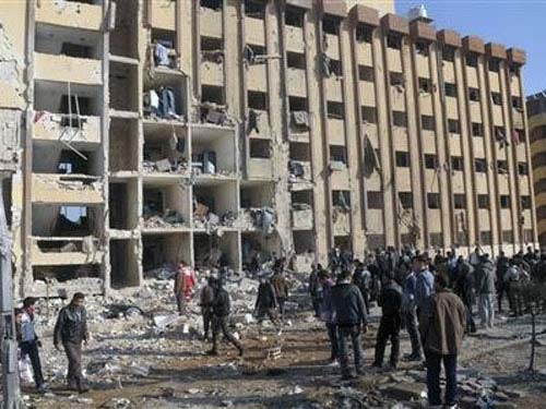 Syria: Nổ ở trường đại học, 82 người chết - 1