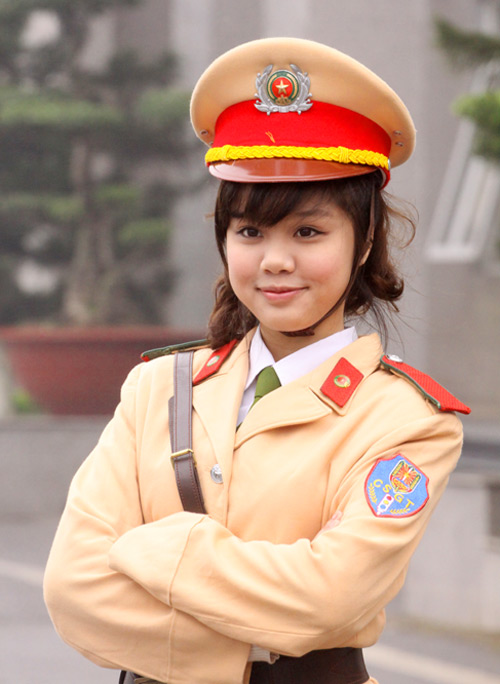 Nữ CSGT tôi luyện ra sao? - 11