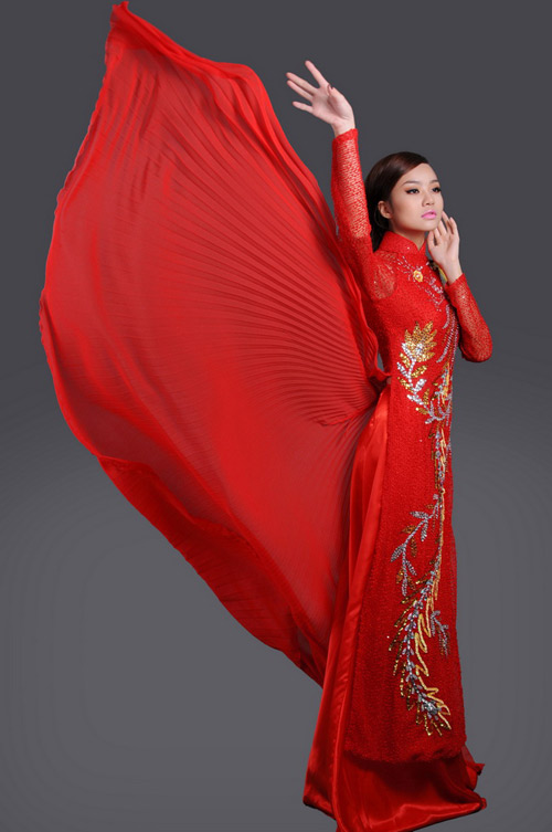 Kiều Ngân duyên dáng với áo dài - 7