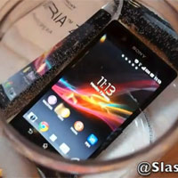 Thời trang Hi-tech - Xperia Z chơi nhạc khi đang ngâm nước