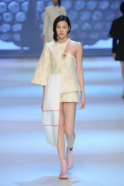 Ý tưởng rùng rợn tại Hồng Kông FW - 17