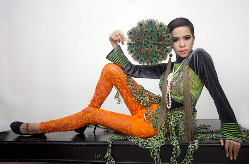 Áo dân tộc phá cách trong thiết kế Việt - 19