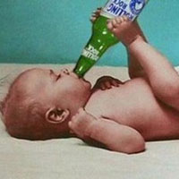 Sức khỏe đời sống - Bé sơ sinh nhập viện vì “xỉn rượu”
