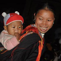 Tin tức trong ngày - Tục mua con: Một đứa trẻ = 1 trâu + 2 gà