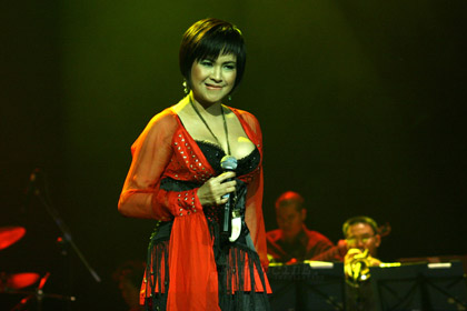 Thanh Lam "kiêu hãnh" khoe vòng 1 - 14