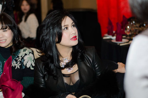 Thanh Lam "kiêu hãnh" khoe vòng 1 - 3