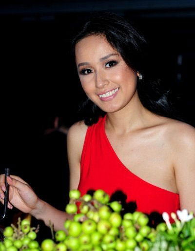 9 làn da "nhân tạo" trong showbiz Việt - 12