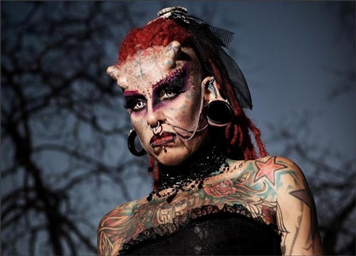 Những người có vẻ ngoài kỳ lạ nhất - 11