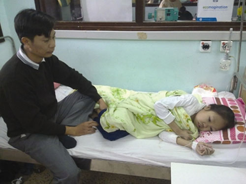 Những bệnh nhi buồn hơn tiếng khóc - 2