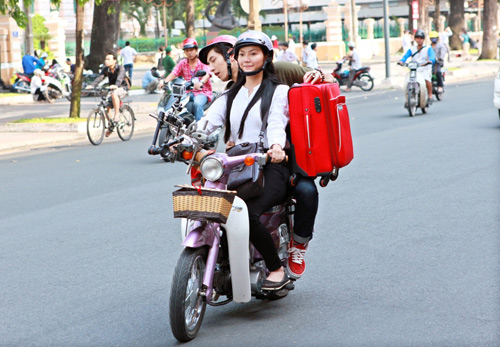 Đóng phim Việt, sao Hàn bị đánh bầm dập - 13