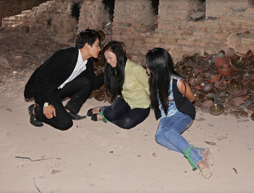 Đóng phim Việt, sao Hàn bị đánh bầm dập - 7