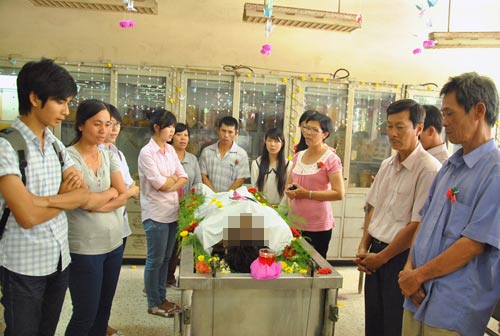 Chuyện của những người hiến xác - 3