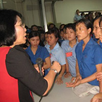 Tin tức trong ngày - Bị trừ thưởng tết vô lý, công nhân ngừng việc