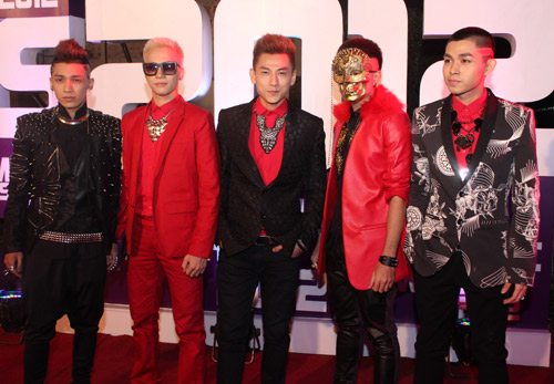 Việt Trinh gợi cảm quên tuổi tác - 17