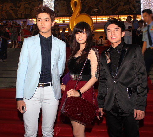 Việt Trinh gợi cảm quên tuổi tác - 9