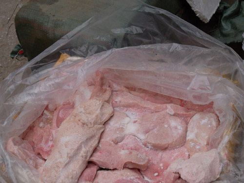 HN: Bắt 4 tấn nầm lợn, gà thải đang về Hà Vĩ - 5