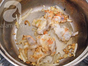 Ngon ngọt canh cải cúc nấu tôm - 5