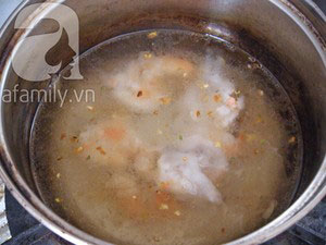 Ngon ngọt canh cải cúc nấu tôm - 6