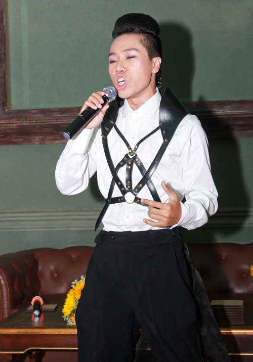 Bản sao Tùng Dương chào sân đã quái - 5