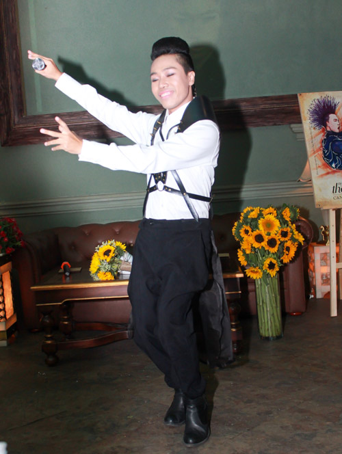 Bản sao Tùng Dương chào sân đã quái - 6