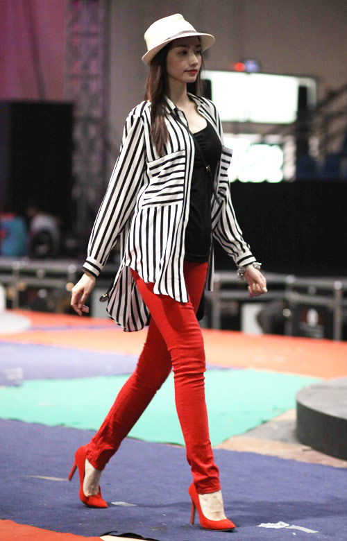 Hà Anh gây "bỏng mắt" trên sàn tập - 12