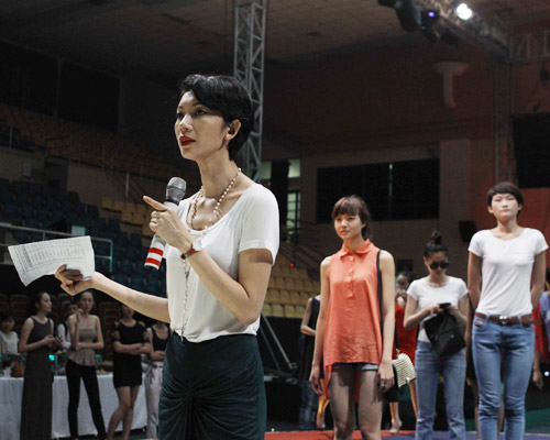 Hà Anh gây "bỏng mắt" trên sàn tập - 13