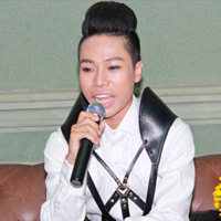 Ngôi sao điện ảnh - Bản sao Tùng Dương chào sân đã quái