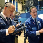 Dow Jones xác lập đỉnh mới sau 5 năm