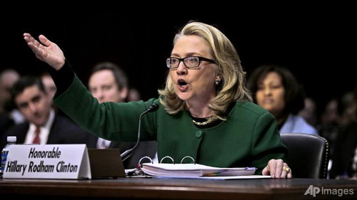 Bà Clinton tức giận vì bị buộc tội che đậy - 1