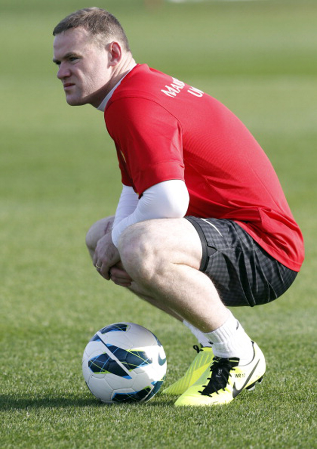 Rooney tỏ vẻ nhăn nhó và được dự đoán phải nghỉ thi đấu.