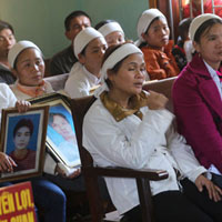 Vụ lật xe gỗ 10 người chết: 8 bị cáo lãnh án