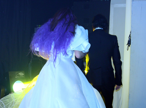 Trần Bảo Sơn không rời vợ nửa bước - 1