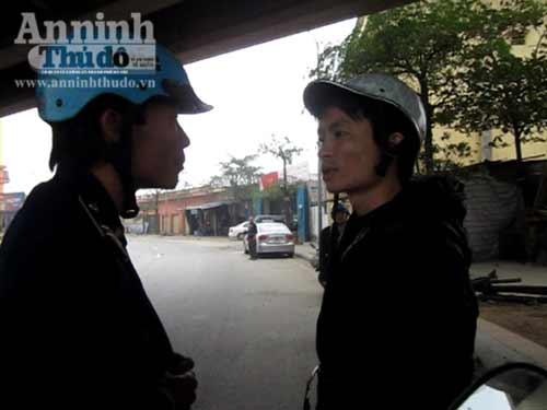 Thanh tra GT cởi áo đòi xử người vi phạm - 3