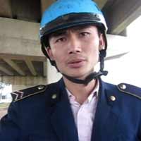 Tin tức trong ngày - Thanh tra GT cởi áo đòi xử người vi phạm